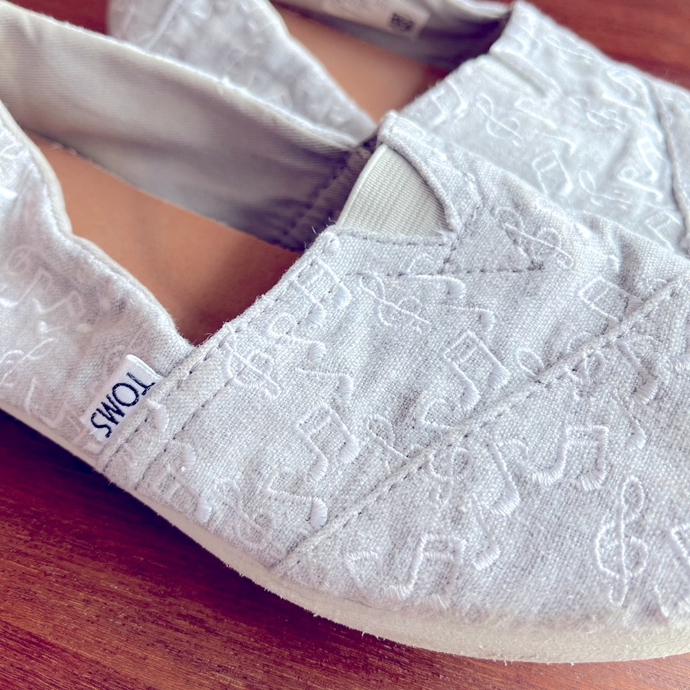 Music note Tom’s shoes!